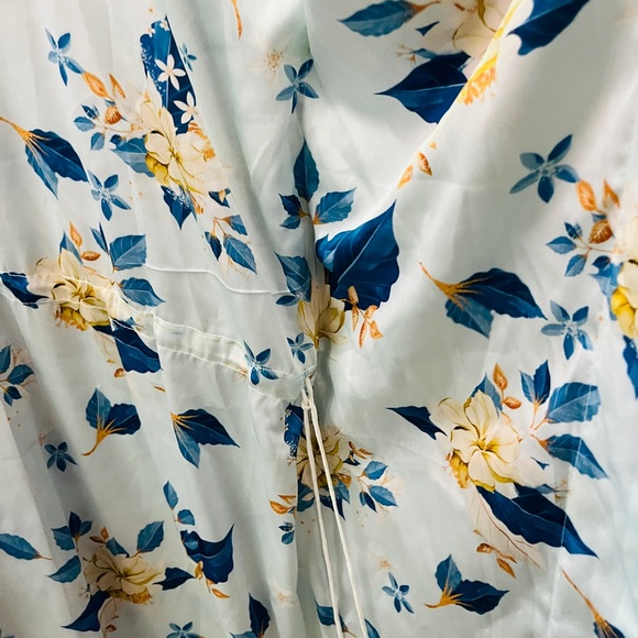 Floral print satin kaftan !! - Picture 3 of 6